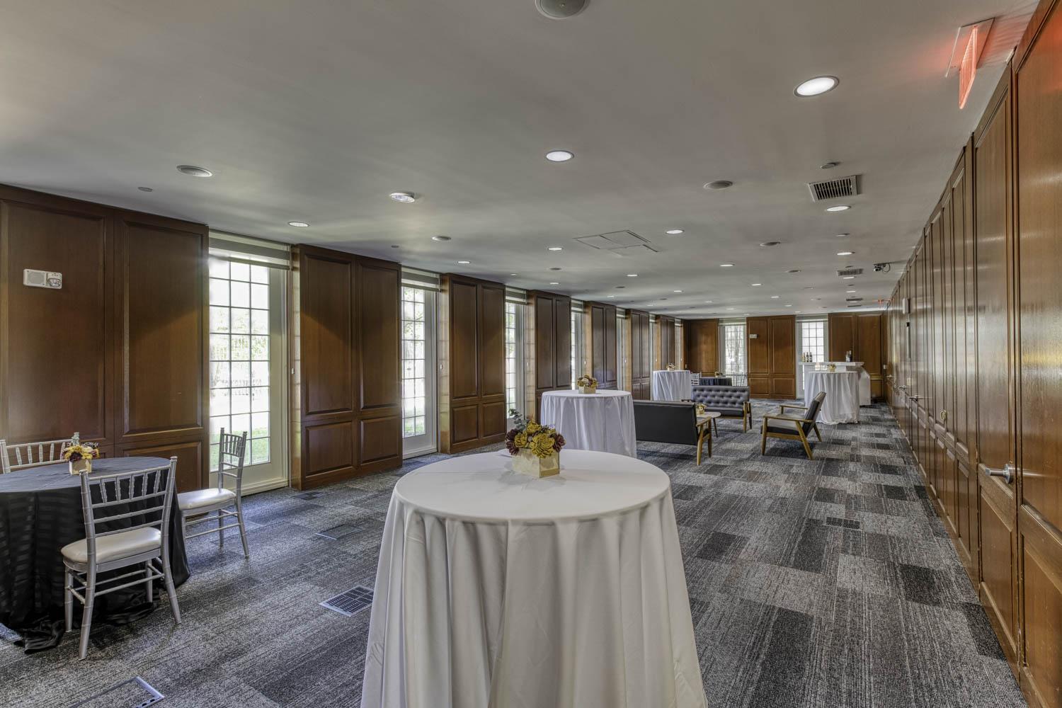 Crist Set Reception Style