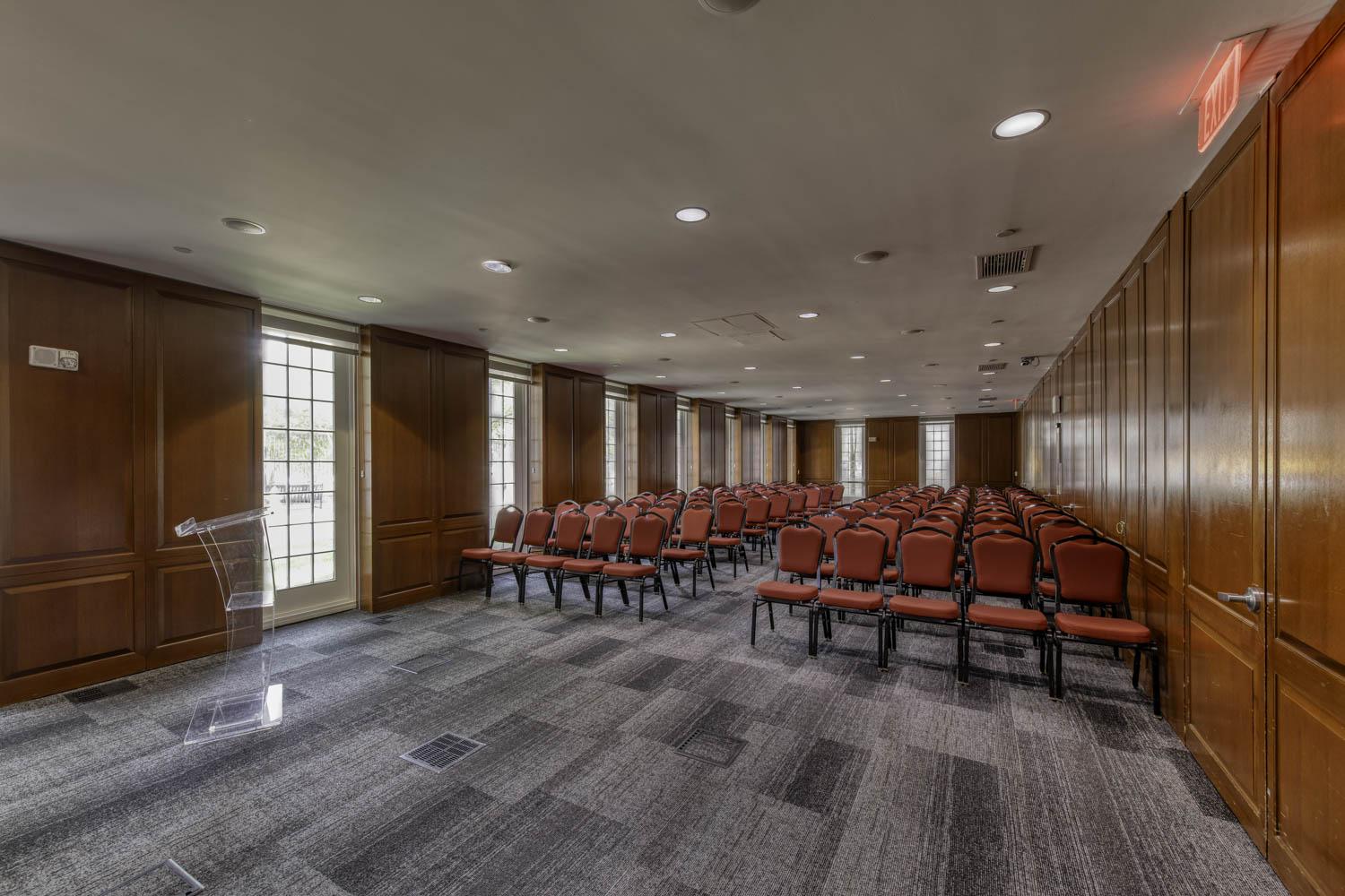 Crist Set Theater Style